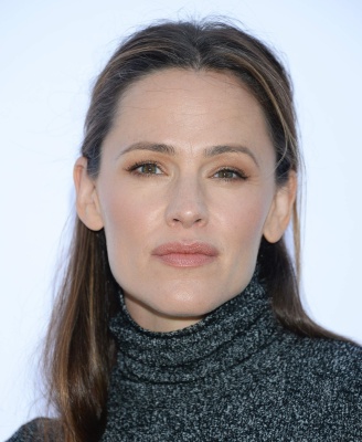84537987_84501402_jennifer-garner_07102018e_06.jpg