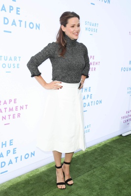 84538055_84501409_jennifer-garner_07102018e_12.jpg