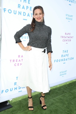 84538197_84501416_jennifer-garner_07102018e_17.jpg
