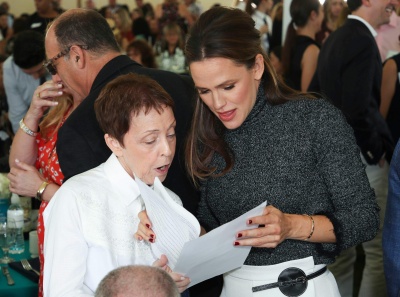 84538284_84501421_jennifer-garner_07102018e_22.jpg