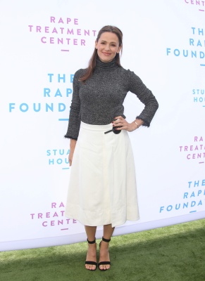 84538348_84501429_jennifer-garner_07102018e_29.jpg