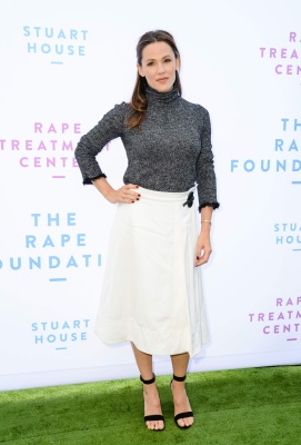84538543_84501436_jennifer-garner_07102018e_36.jpg
