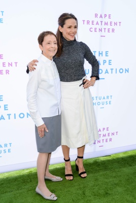 84542717_84501494_jennifer-garner_07102018e_61.jpg