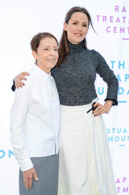 84542736_84501498_jennifer-garner_07102018e_62.jpg