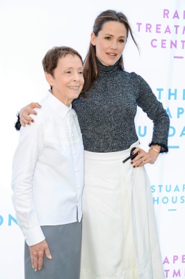 84542780_84501506_jennifer-garner_07102018e_64.jpg