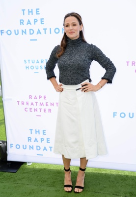 84542861_84501513_jennifer-garner_07102018e_69.jpg