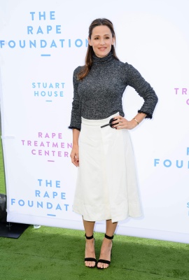 84542873_84501516_jennifer-garner_07102018e_70.jpg