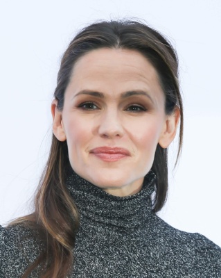 84543252_84501558_jennifer-garner_07102018e_101.jpg