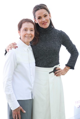 84543319_84501574_jennifer-garner_07102018e_110.jpg