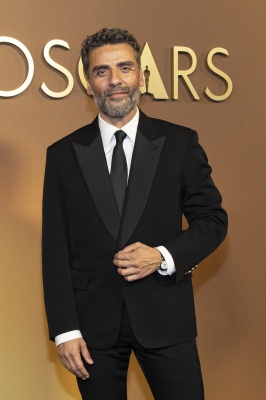 Oscar-Isaac-003.jpg