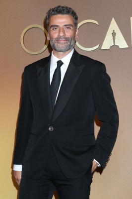 Oscar-Isaac-005.jpg