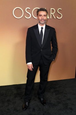 Oscar-Isaac-008.jpg