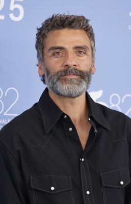 Oscar-Isaac-180.jpg