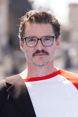 Pedro-Pascal-005.jpg